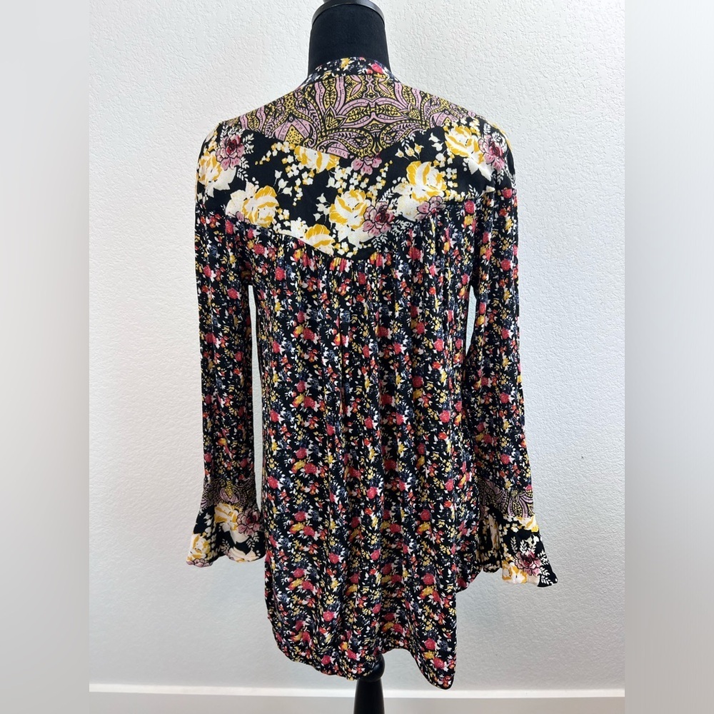 Free People Wildflower Fields Henley Top Size Small - Picture 4 of 9